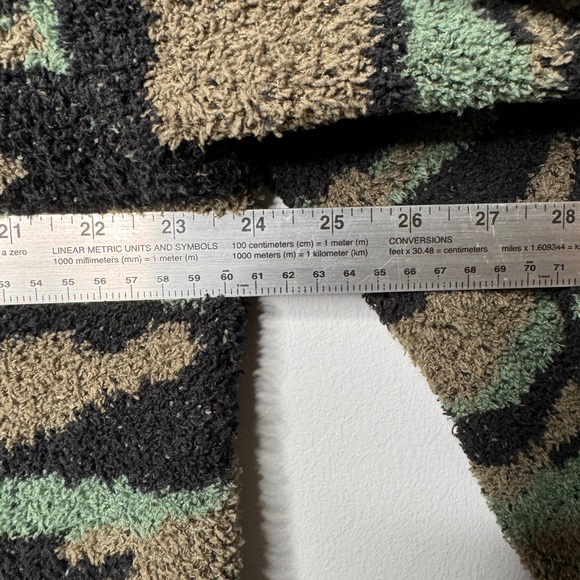 Barefoot Dreams Camo Sweater Cozy Warm | Size 1X | NWT - Picture 3 of 5